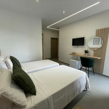 Helen's Seaside Hotell