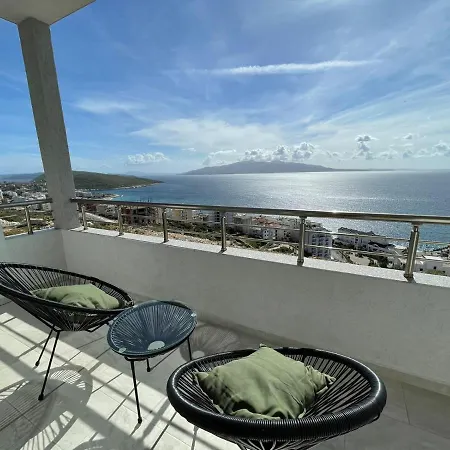 Helen's Seaside 3*