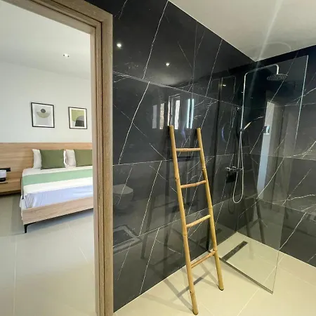 Helen's Seaside Hotell Sarandë