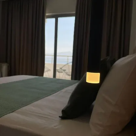 Helen's Seaside 3*