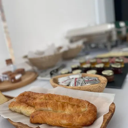 Helen's Seaside Hotell Sarandë