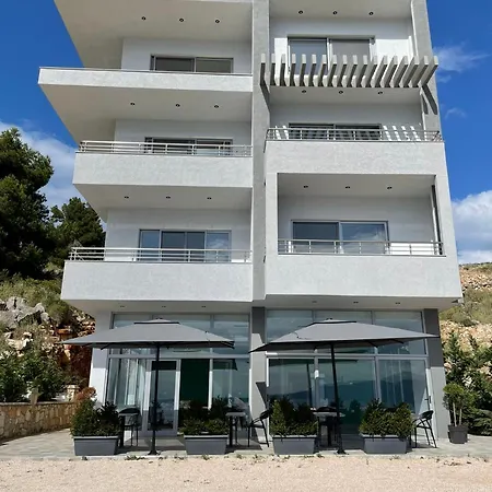 Ξενοδοχείο Helen's Seaside 3*