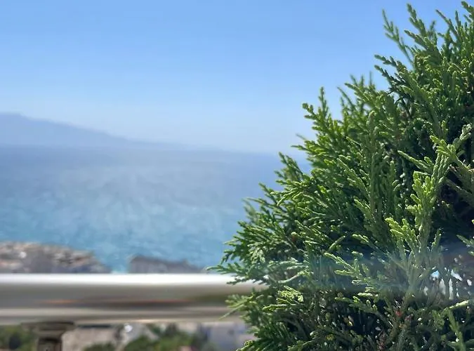 Helen's Seaside 酒店